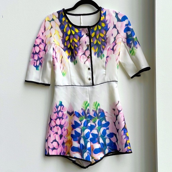 White Half Sleeve Contrast Trims Floral Jumpsuit romper - Picture 5 of 8